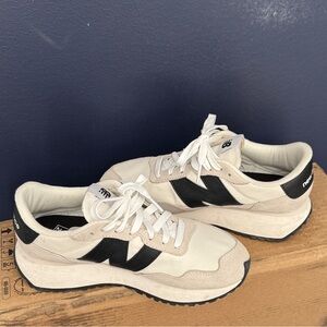 New Balance Women's White and Black Athletic Shoes